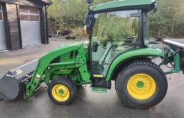 John Deere 3045R m/laster (MVA FRI)